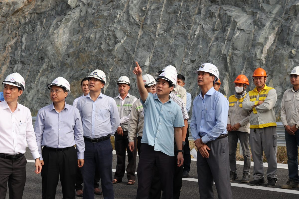chỉ đạo đẩy nhanh cao tốc Vân Phong - Nha Trang của bí thư tỉnh Khánh Hòa
