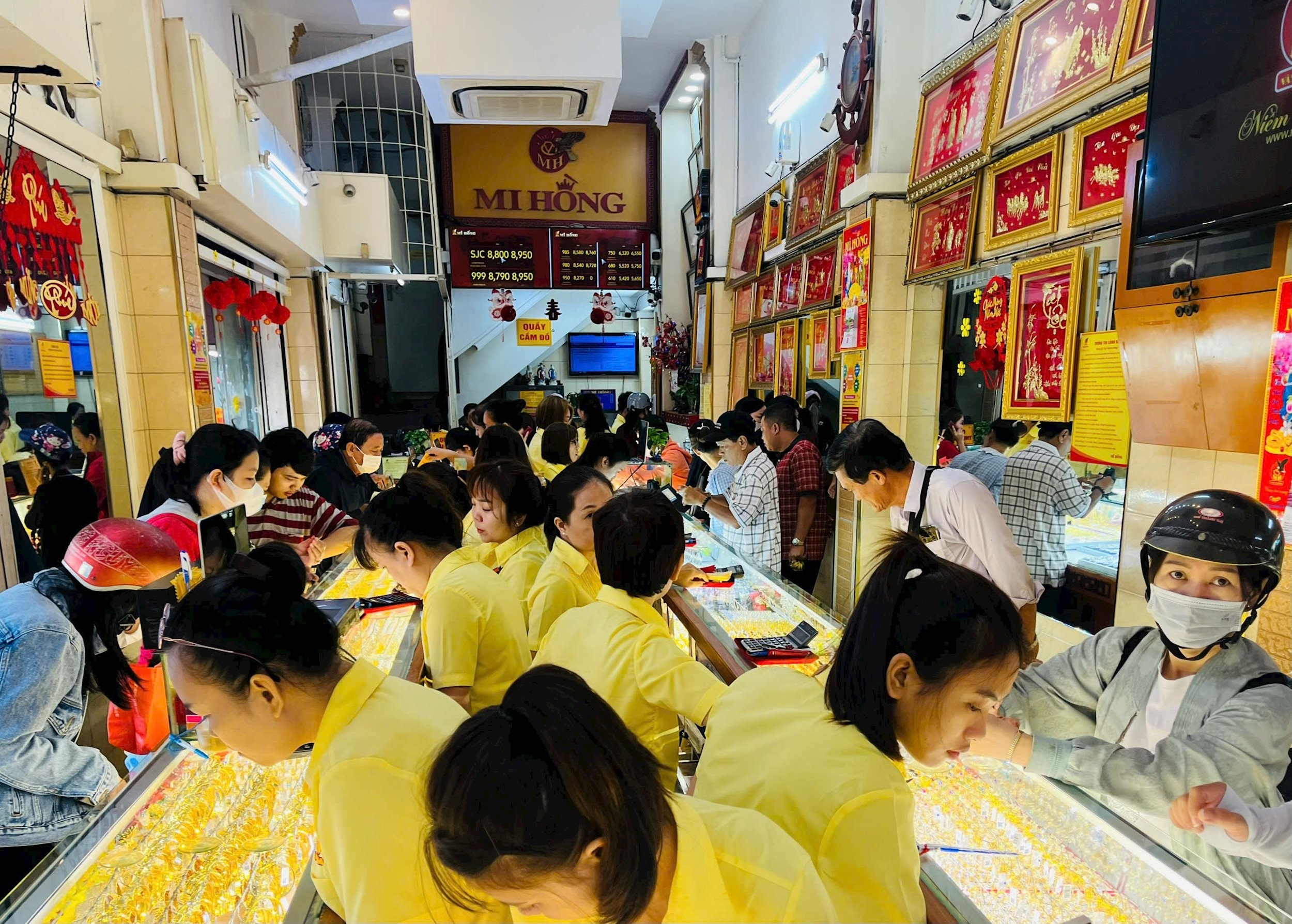 Giá vàng đang tăng chóng mặt

