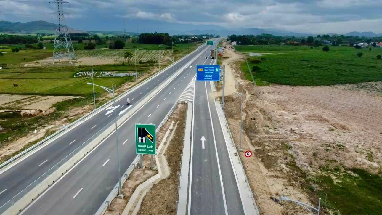 nút giao trên cao tốc Vân Phong - Nha Trang
