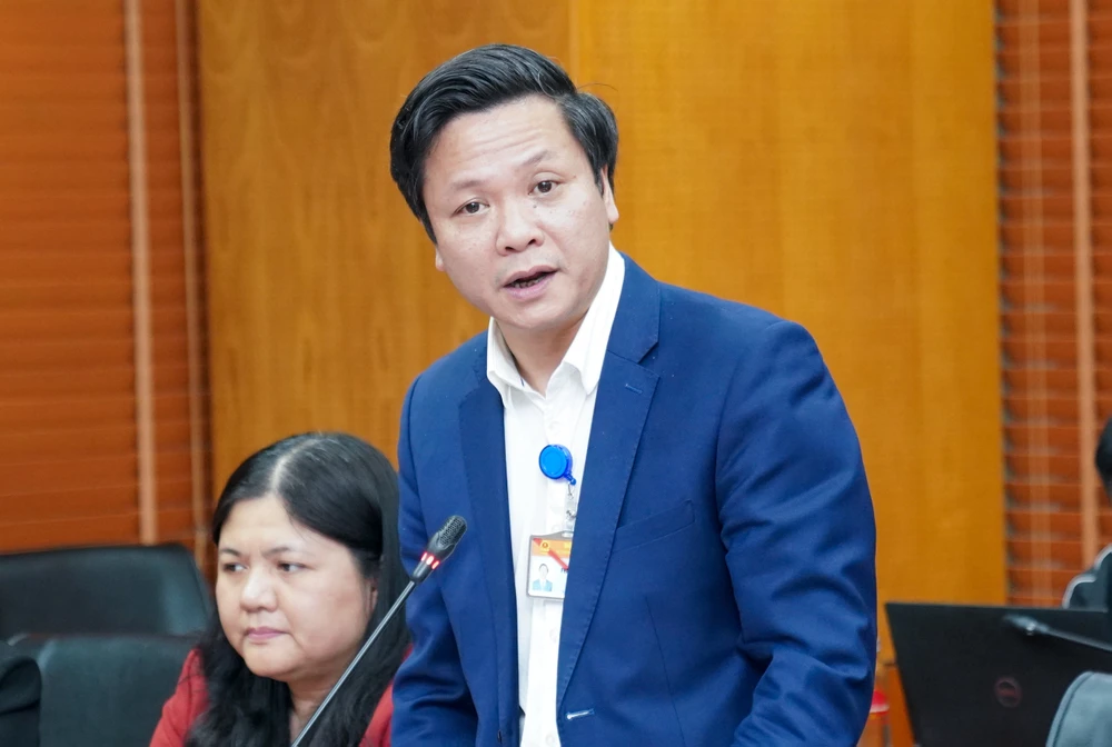 Bộ Nội vụ đã chính thức làm rõ về việc tạm dừng một số nội dung liên quan đến sắp xếp đơn vị hành chính, đồng thời khẳng định tiếp tục triển khai đề án sáp nhập tỉnh, bỏ cấp huyện và sắp xếp cấp xã theo Kết luận số 127 của Bộ Chính trị.
