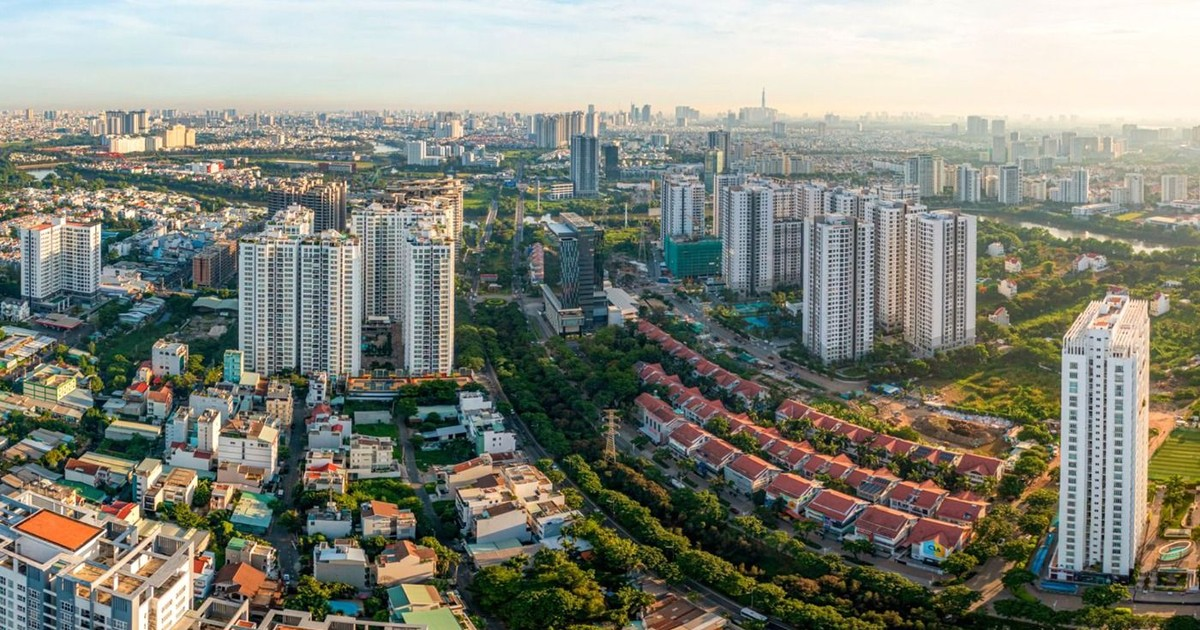 Bất Động Sản 2025: Cơ Hội Vàng Hay Bẫy Ngầm? Chiến Lược An Toàn Trước Biến Động Toàn Cầu