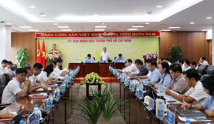 Toàn cảnh cuộc họp giữa lãnh đạo UBND TP.HCM với các Ban Quản lý dự án và các xã, phường khu vực Bình Dương cũ. Ảnh: UBND TP