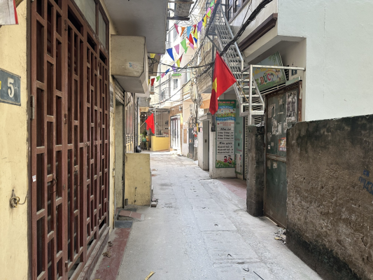 Giá rao bán nhà trong ngõ Hà Nội ngang nhà phố, khách mua choáng váng