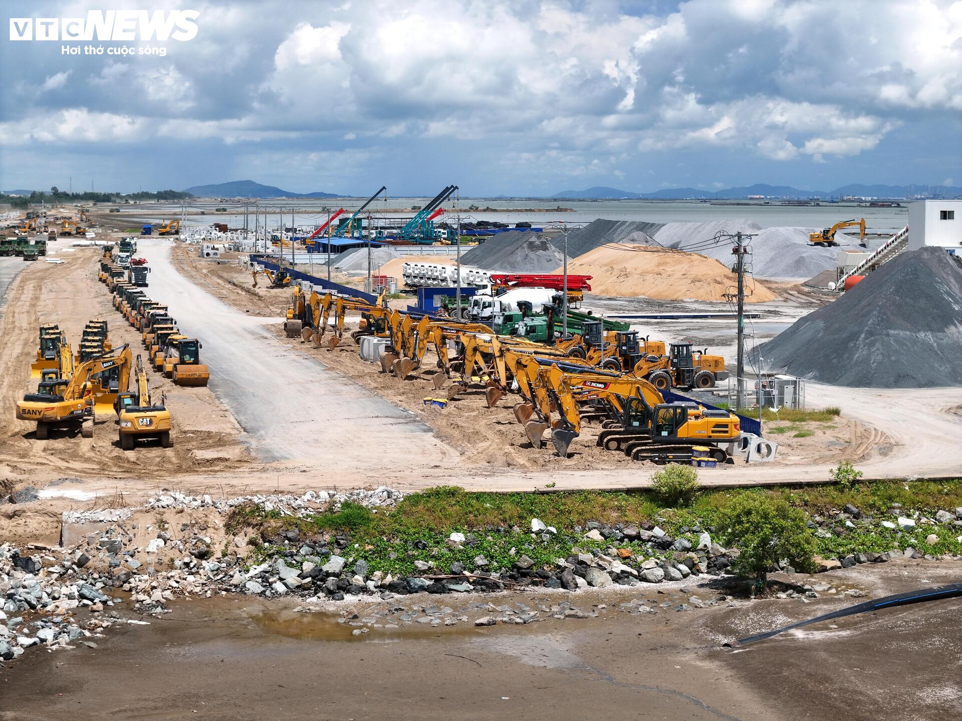 Toàn cảnh siêu dự án lấn biển Cần Giờ sau gần nửa năm khởi công - 9