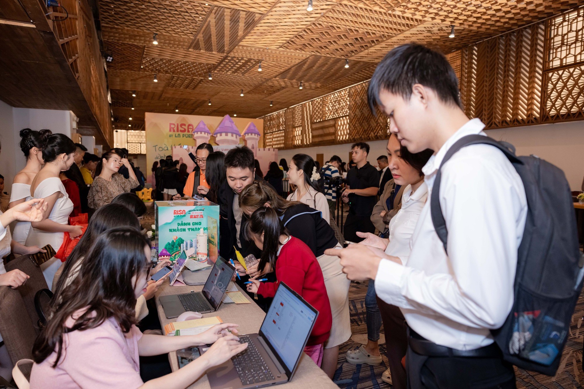 Vốn tích lũy 200-300 triệu đồng, cơ hội nào cho người trẻ có nhà?- Ảnh 1.