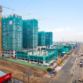 Sau 6 tháng ra mắt thị trường, công trường La Pura mặt tiền Quốc lộ 13 hiện tại có gì?